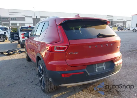 2021 Volvo Xc40 T5 Momentum из США, поврежденный, VIN YV4162UK8M2419697